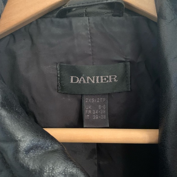Danier Leather Bomber Jacket - Picture 6 of 7